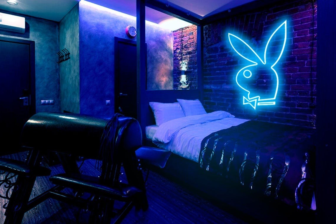 Trang trí phòng ngủ nhỏ với đèn neon cực chill