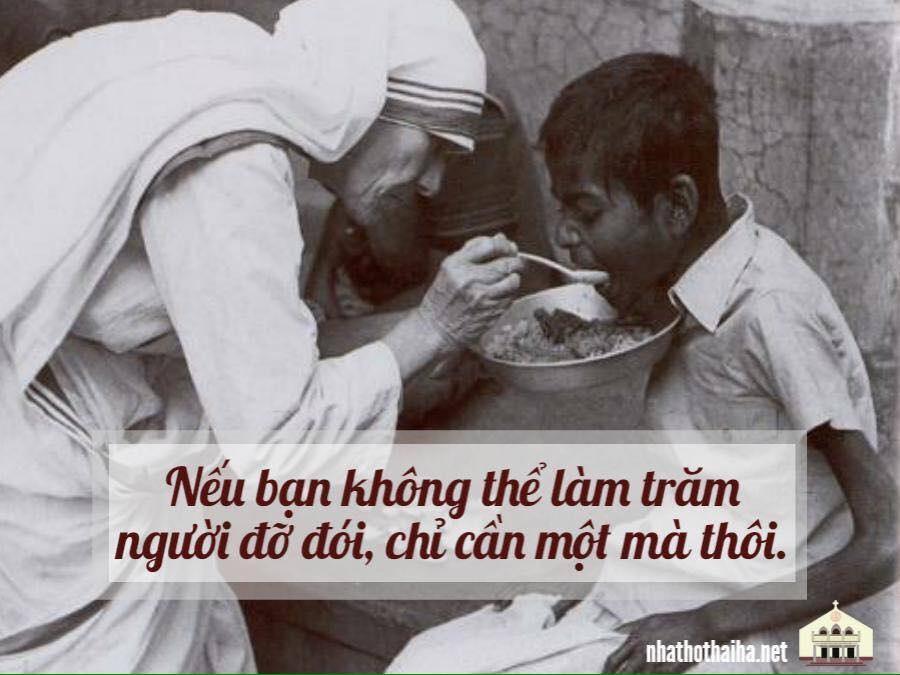 Sử dụng ảnh mẹ Teresa treo tường