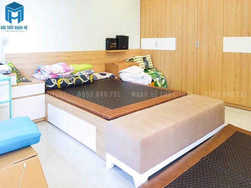 Phòng ngủ Master rộng 23m2, toàn bộ nội thất được làm bằng gỗ tự nhiên