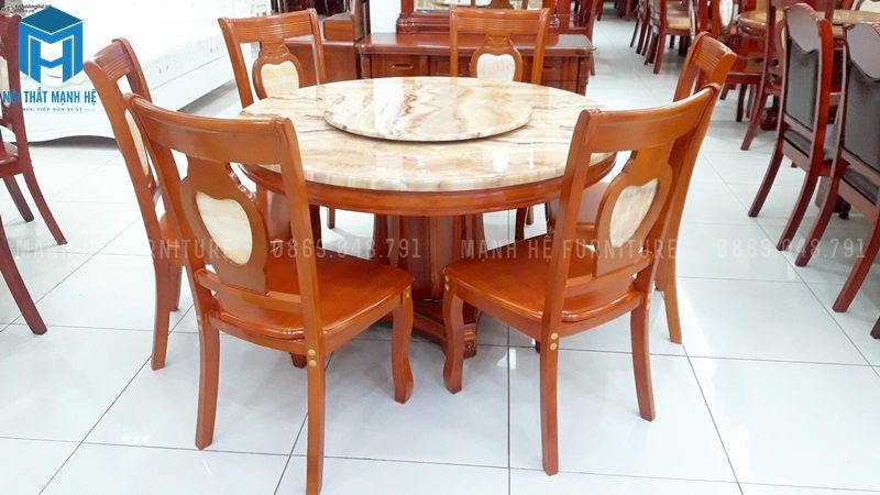 bàn ăn hình tròn gỗ tự nhiên