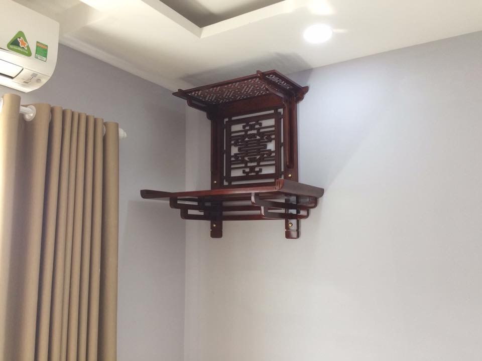 Bàn thờ treo tường gỗ tự nhiên