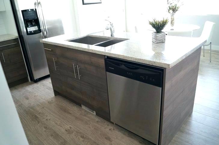 bàn đảo bếp có lò nướng