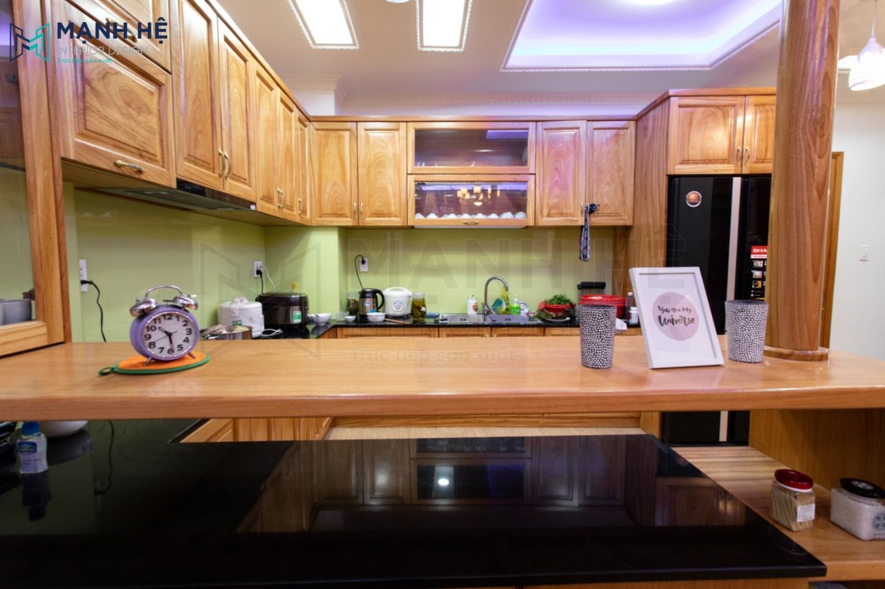 tủ bếp gỗ sồi