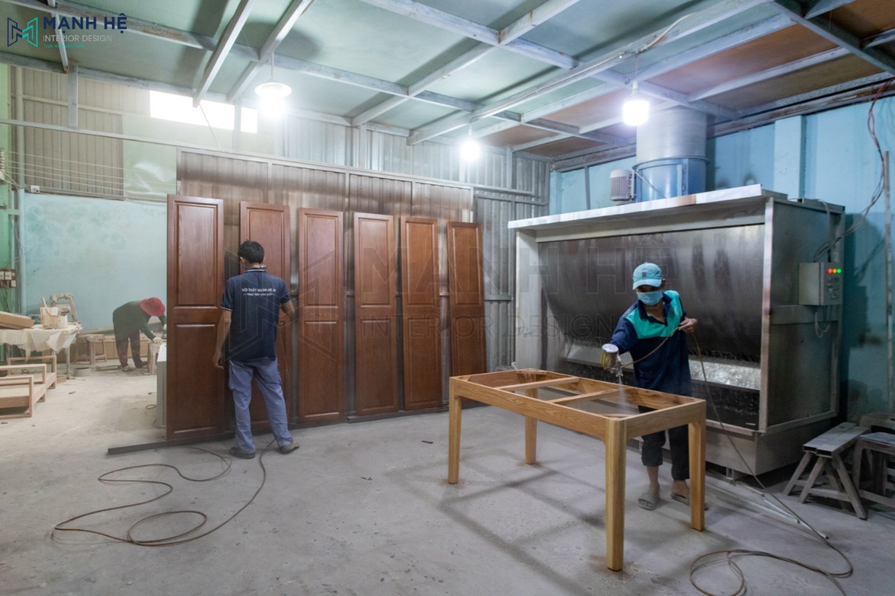 phòng sơn của xưởng nội thất Mạnh Hệ