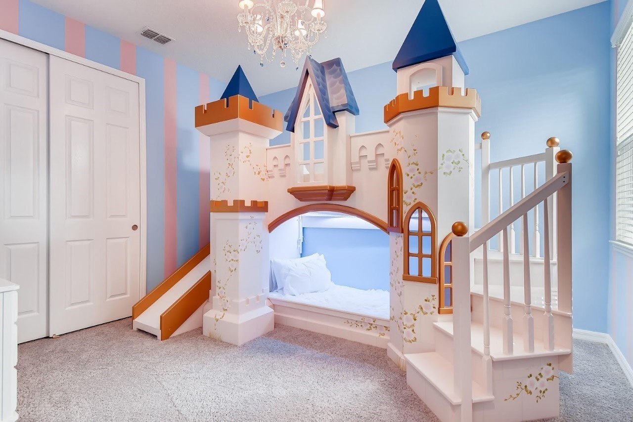 Mẫu giường tầng lâu đài cho bé trai và bé gái