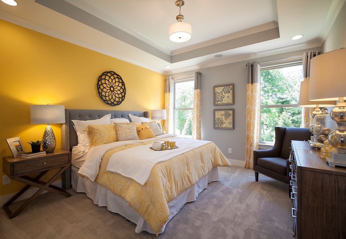 Phòng ngủ màu vàng kem đẹp sang trọng