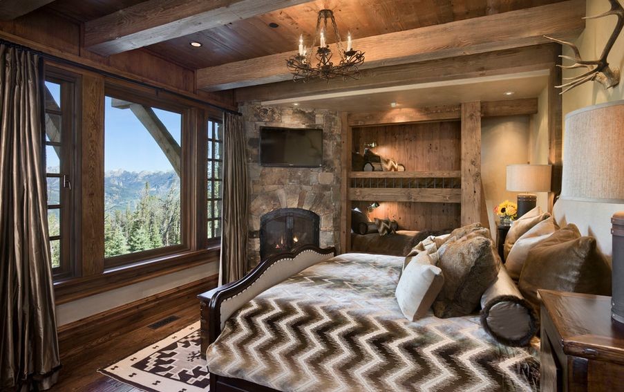 Thiết kế phòng ngủ rustic với chất liệu gỗ mộc mạc tối màu