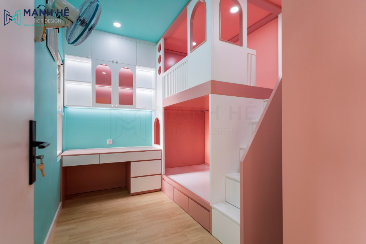 Thi công hoàn thiện phòng ngủ có giường tầng gam màu xanh hồng xinh xắn