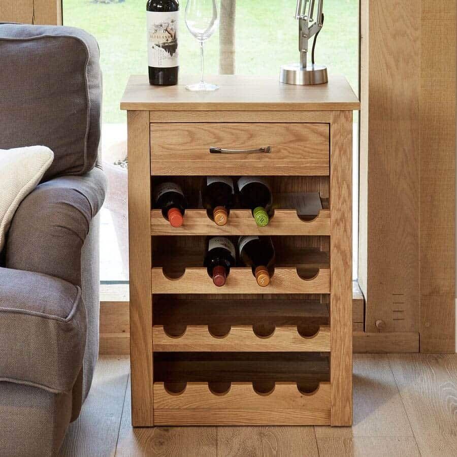 Tủ rượu phòng khách làm từ gỗ sồi