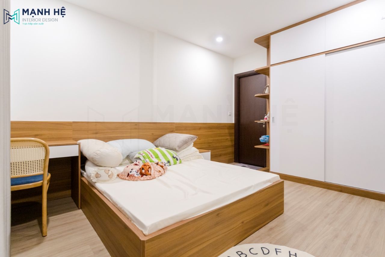 Phòng ngủ master với thiết kế nội thất đơn giản nhưng vẫn đảm bảo đầy đủ công năng