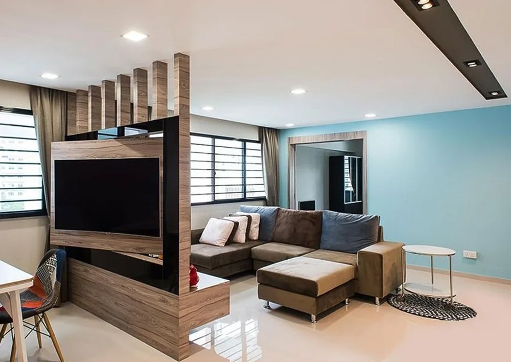 Kệ tivi bằng gỗ có trục xoay giúp điều chỉnh hướng tivi dễ dàng giữa phòng khách và phòng bếp