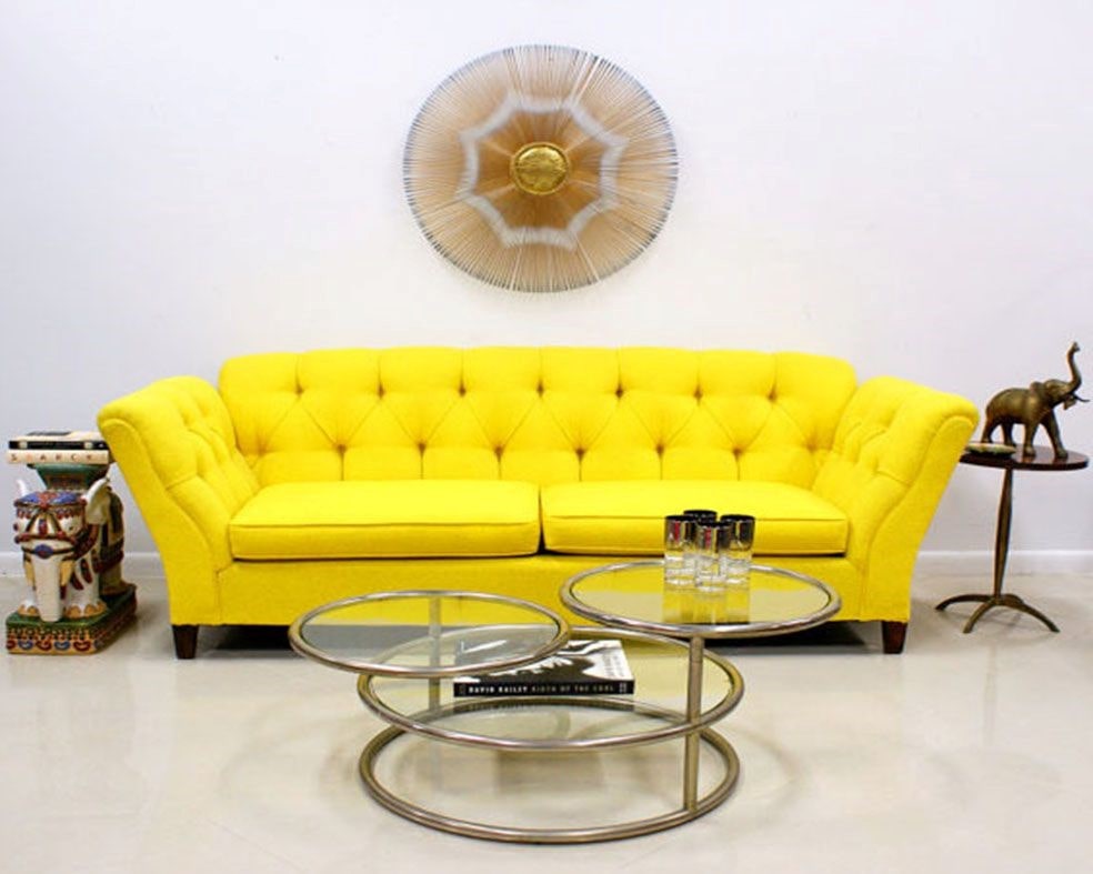 Ghế sofa 2 chỗ được thiết kế với kiểu dáng độc đáo