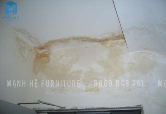 trần thạch cao bị thấm