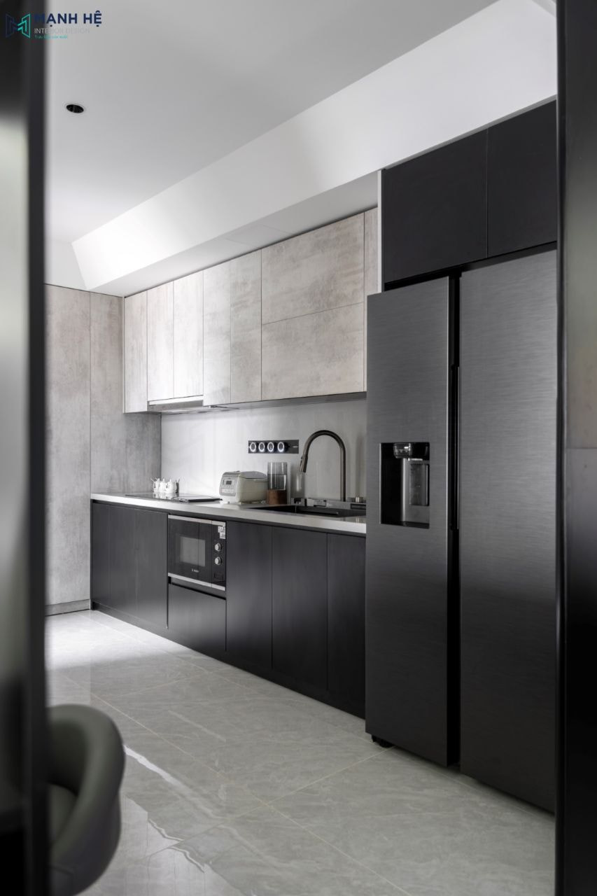 Hệ tủ bếp chữ L phối 2 màu xám và đen rất thanh lịch