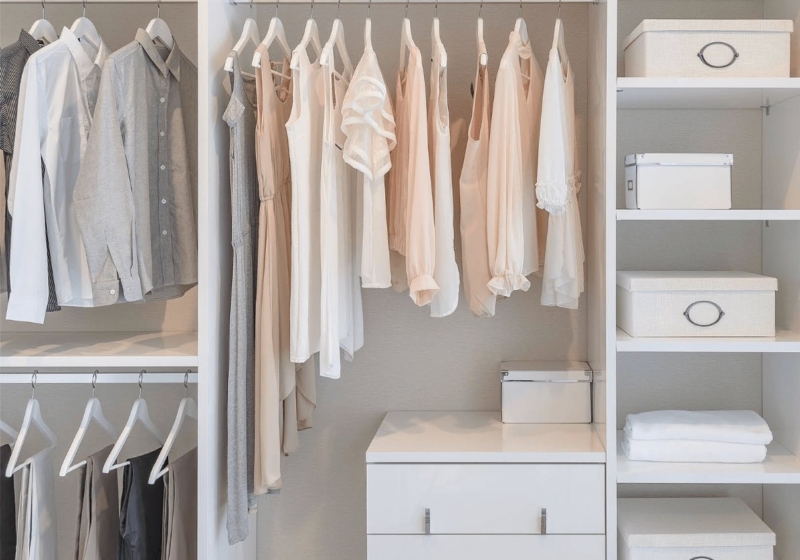 1 Tu Quan Ao Khong Canh Voi Cach Chia O Ke Linh Hoat Va Tien Nghi