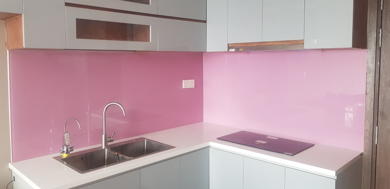 Bảng màu kính ốp bếp đẹp phù hợp với mọi thiết kế tủ bếp