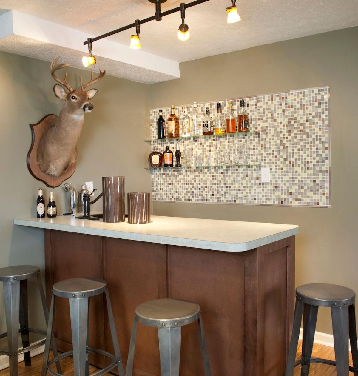 Những mẫu quầy bar mini hiện đại, sang trọng cho không gian nhà bạn thêm độc đáo