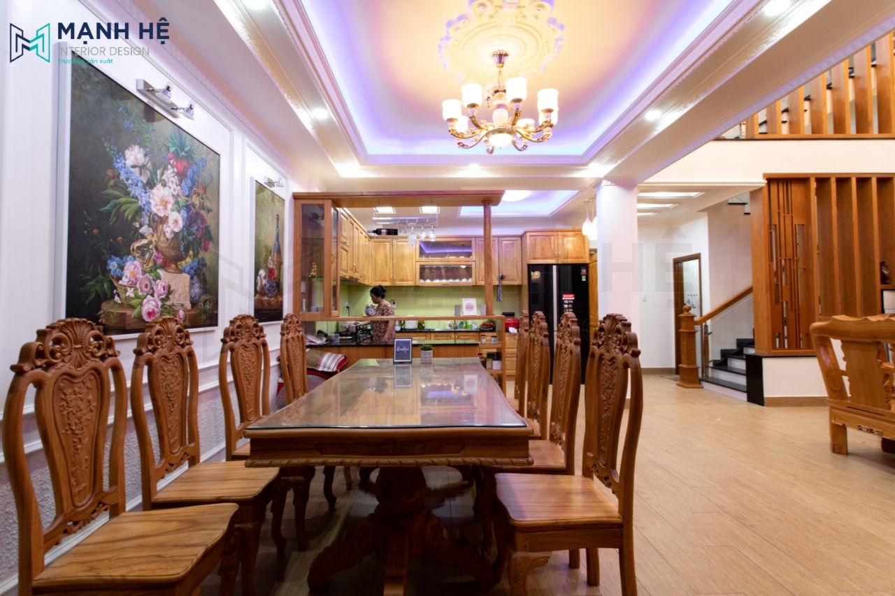 Bộ bàn ăn với sức chứa lớn cho cả gia đình của bạn có thể quây quần bên nhau