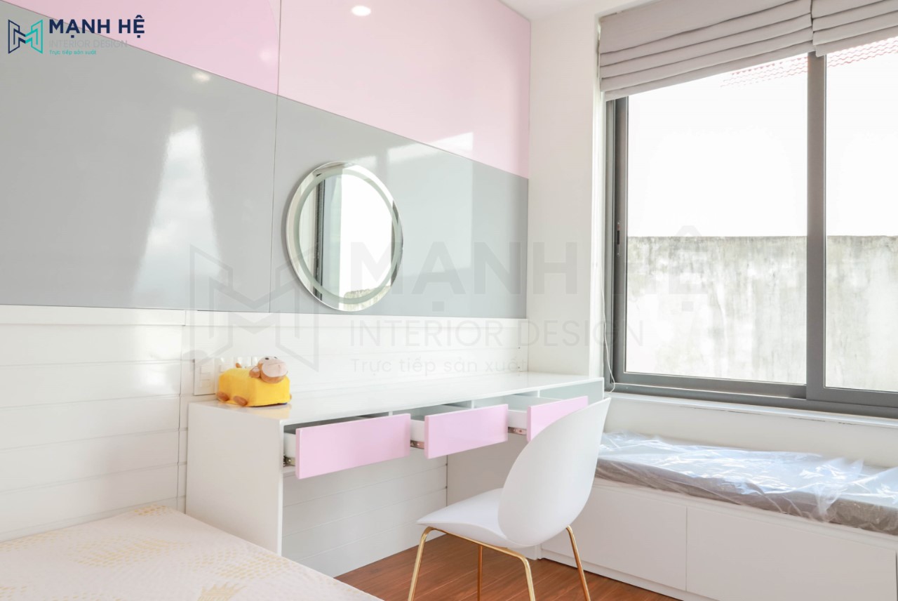 5.3 Thi Công Bàn Học Nối Liền Bục đọc Sách Thi công bàn học gam mau hồng trắng hiện đại