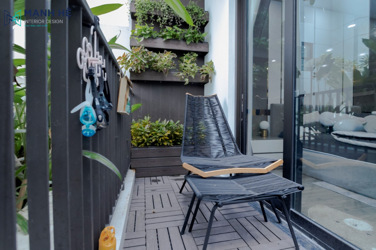 Ban công sử dụng gỗ nhựa chống ẩm và dễ vệ sinh