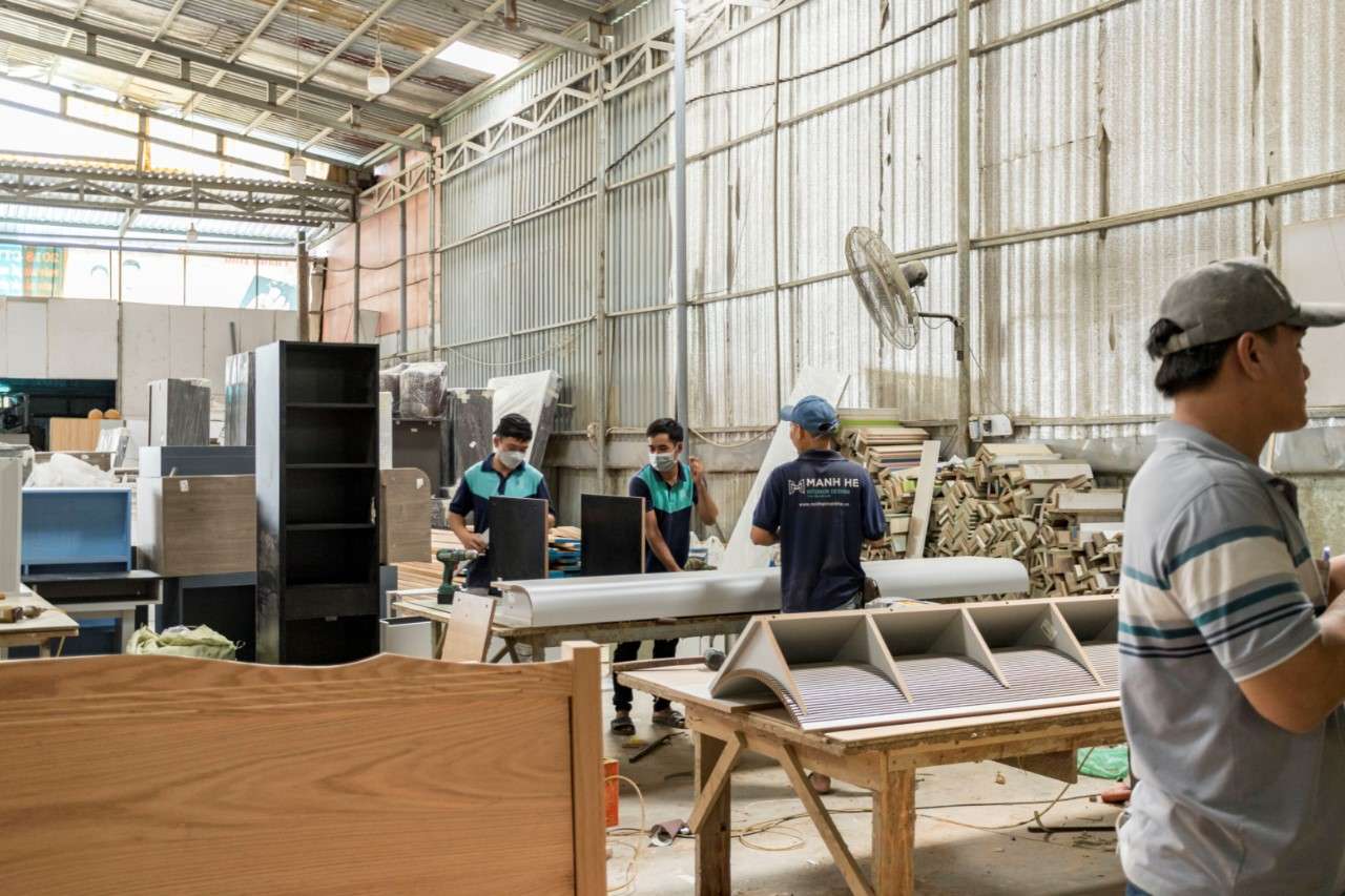 Xuong San Xuat Noi That