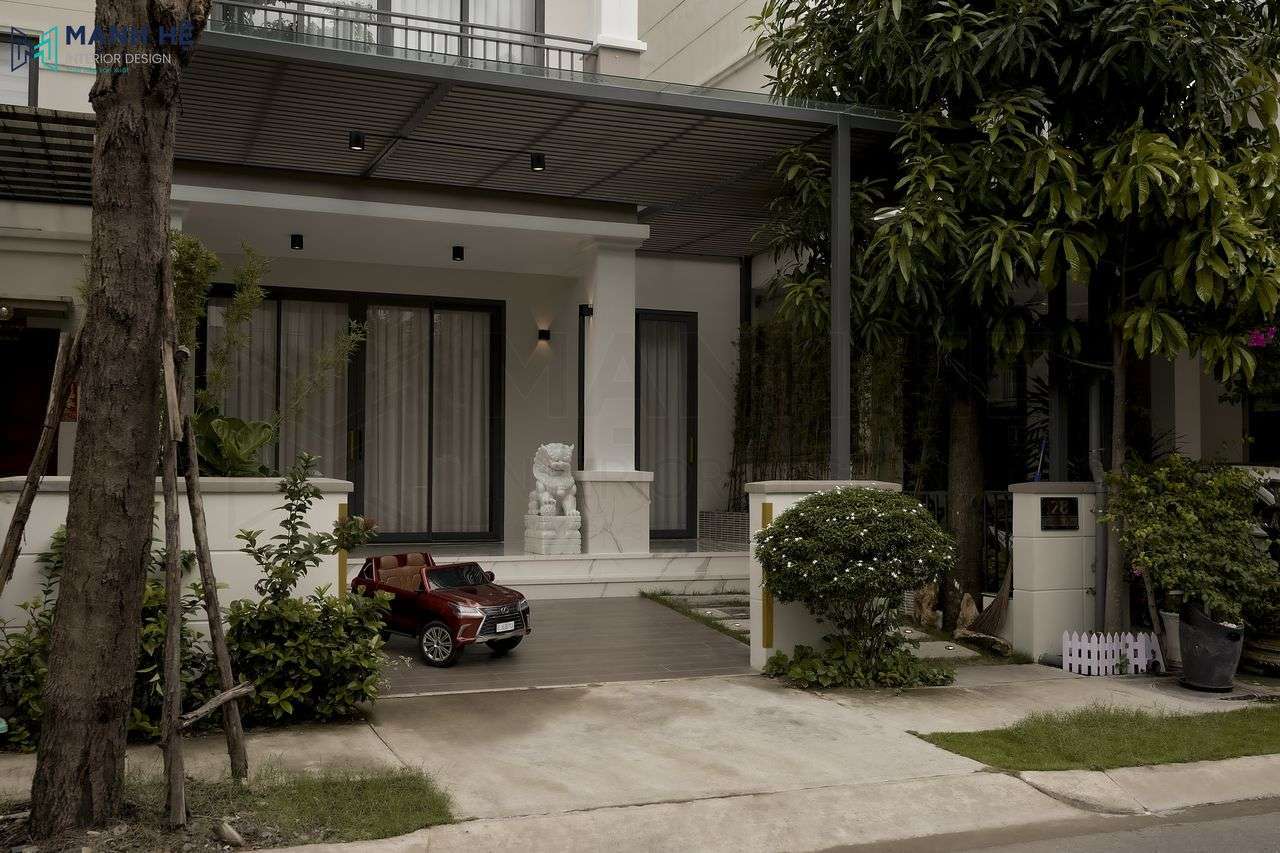 Sân nhà tràn ngập cây xanh mang lại cảm giác tươi mát, thoải mái