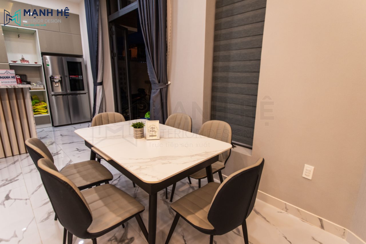 Thi Cong Noi That Nha Pho Bàn ăn hiện đại với thiết kế đơn giản, tinh tế nhưng có sức chứa lên đến 6 người cho cả gia đình bạn có thể quây quần ăn cơm bên nhau