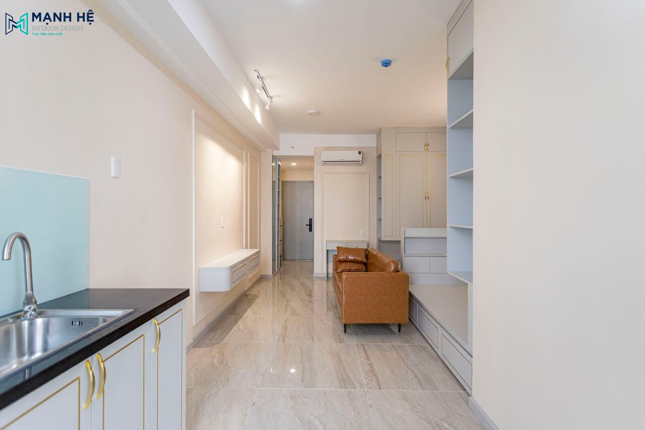 Sử dụng kệ tivi treo tường thiết kế bo cong mềm mại, giúp tối ưu không gian trở nên gọn gàng và dễ dàng vệ sinh