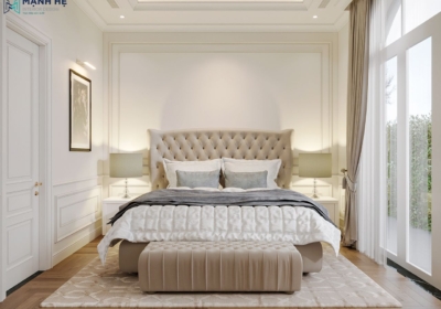 Giường ngủ bọc nệm cao cấp với đầu giường thiết kế dạng cánh quạt, kết hợp đèn ngủ đối xứng trong phòng ngủ tân cổ điển thanh lịch