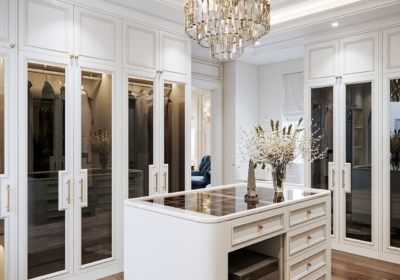 Tủ quần áo cánh kính kết hợp đảo tủ trung tâm trong không gian phòng thay đồ tân cổ điển