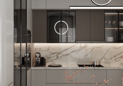 Tủ bếp kịch trần với cánh tủ kính đen, backsplash đá marble và hệ đèn LED tạo điểm nhấn thẩm mỹ
