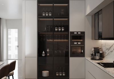 Tủ rượu cánh kính đen kết hợp đèn LED và hệ lò nướng – vi sóng âm tủ trong gian bếp hiện đại.