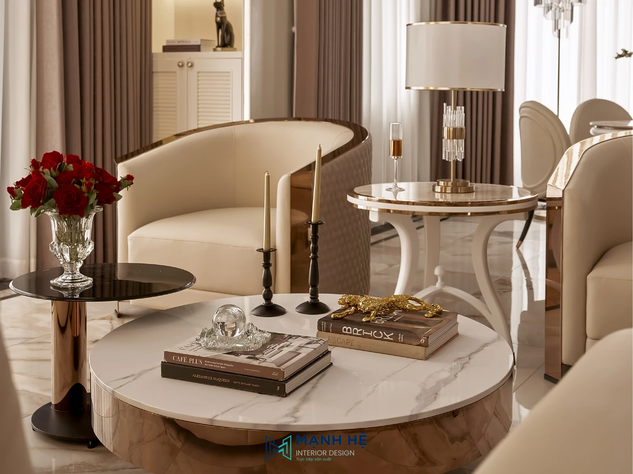 Kiến trúc sư trực tiếp sắp xếp vật dụng trang trí chi tiết giúp ngôi nhà thêm ấm cúng và có gu thẩm mỹ