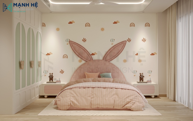 Mẫu phòng ngủ bé gái cho bé gái 10 tuổi với điểm nhấn giường tai thỏ bọc nệm và giấy dán tường họa tiết dễ thương