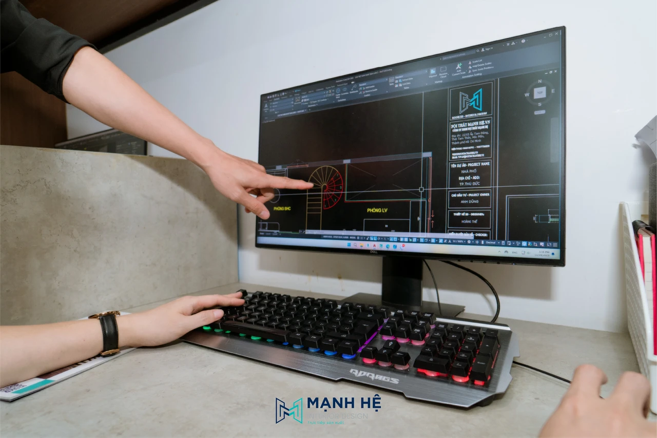 Kỹ thuật viên Mạnh Hệ triển khai bản vẽ bố trí mặt bằng 2D