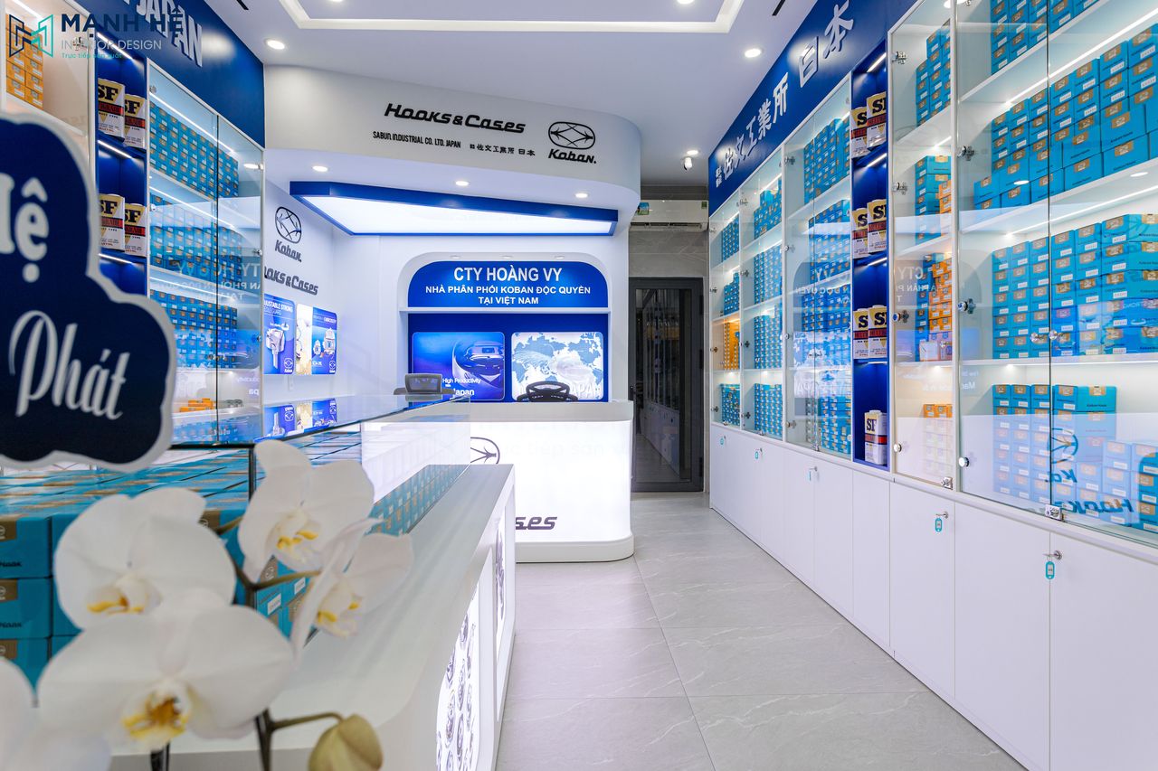 Tổng thể không gian showroom 28m2 được bố trí ngăn nắp với phong cách hiện đại và vô cùng chuyên nghiệp