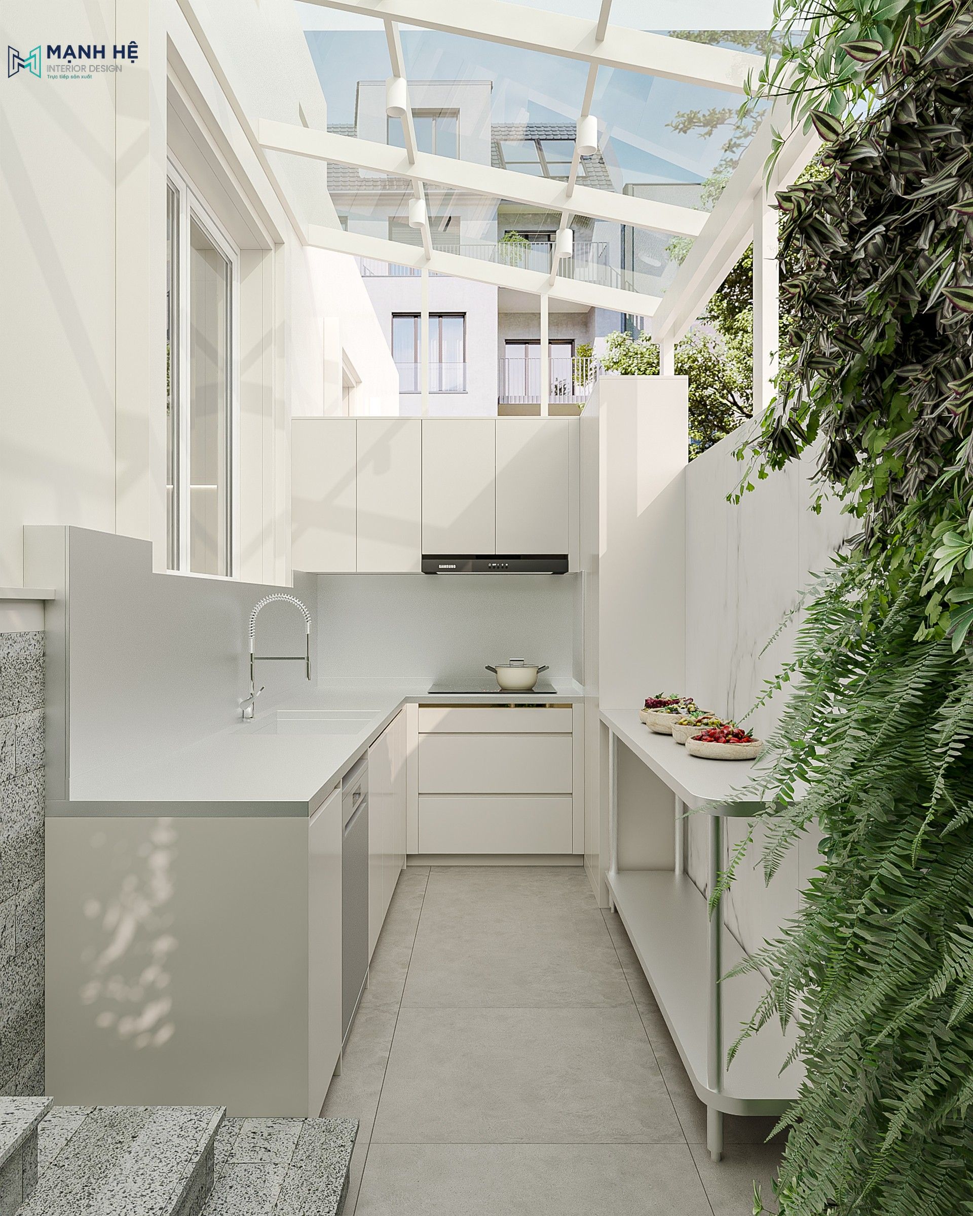 Thiết kế khu vực bếp phụ ngoài trời với mái kính đón sáng cho nhà phố.