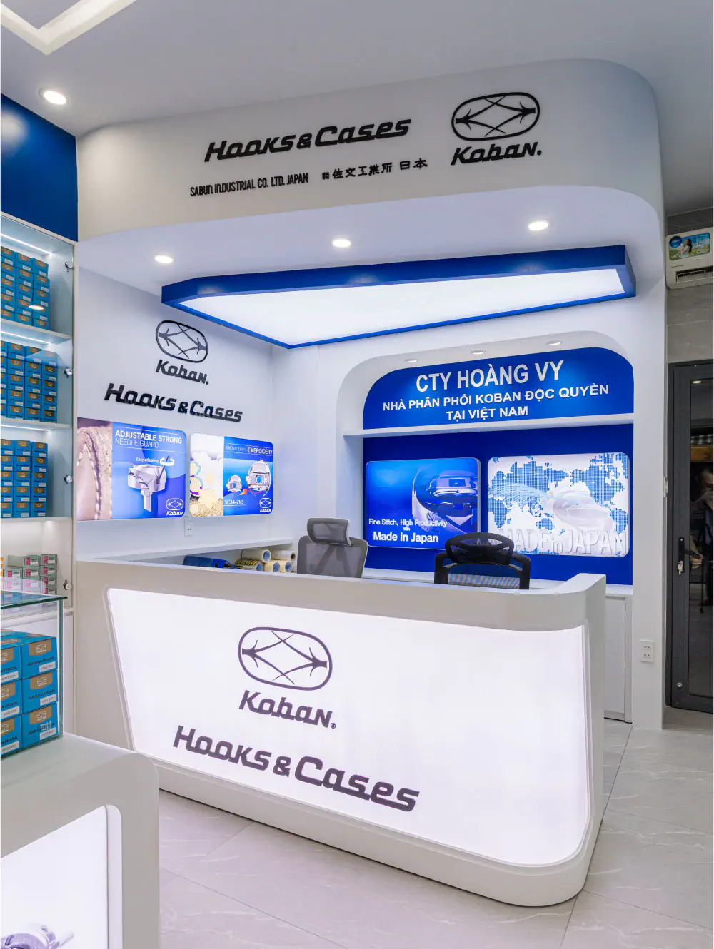 thi công nội thất showroom